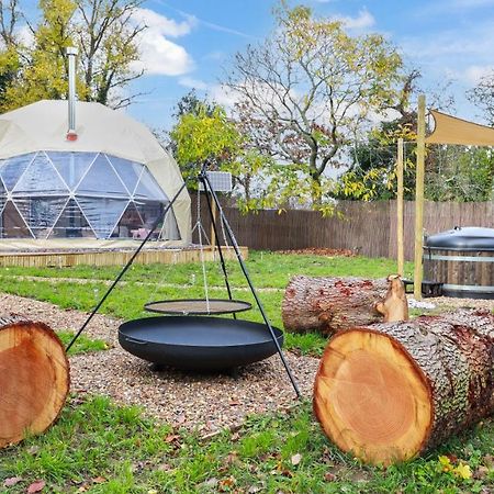 ホテル Luxury Dome With Private Wood-Fired Hot Tub オックスフォード エクステリア 写真